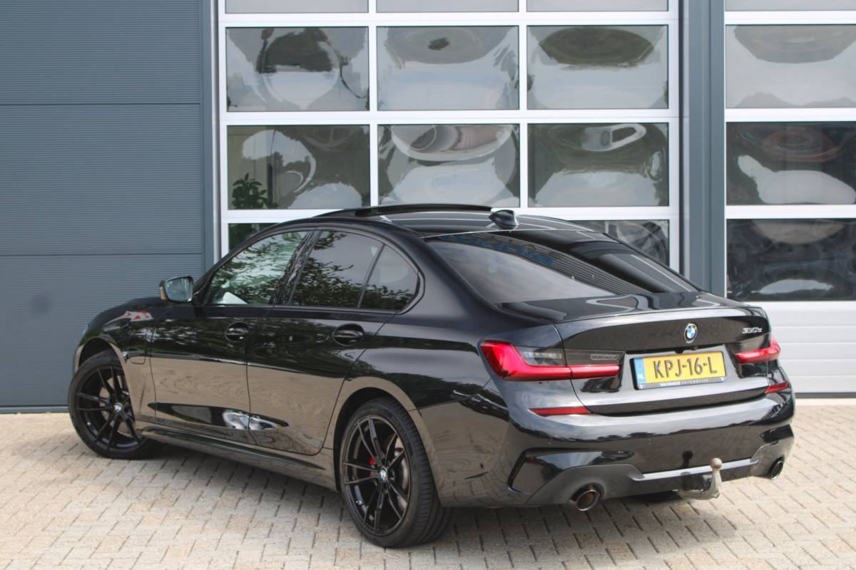 BMW 3 Serie BMW 3-serie 330e M-Sport Shadow | Pano | Laser | Memory | HUD | 360 | ACC