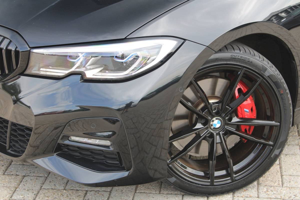 BMW 3 Serie BMW 3-serie 330e M-Sport Shadow | Pano | Laser | Memory | HUD | 360 | ACC