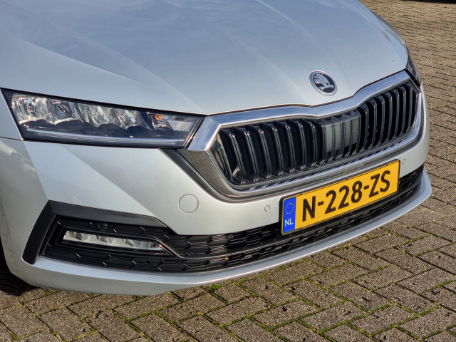 Škoda Octavia ŠKODA Octavia 1.0 TSI Business Edition | Apple car play | Android Auto |