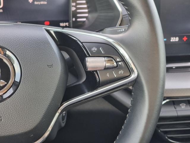 Škoda Octavia ŠKODA Octavia 1.0 TSI Business Edition | Apple car play | Android Auto |