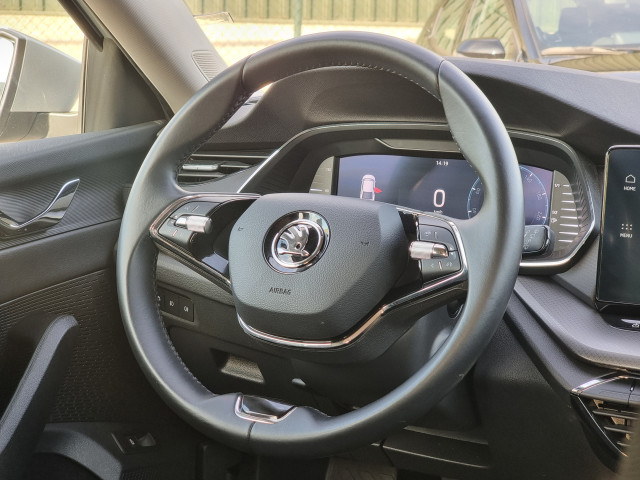 Škoda Octavia ŠKODA Octavia 1.0 TSI Business Edition | Apple car play | Android Auto |