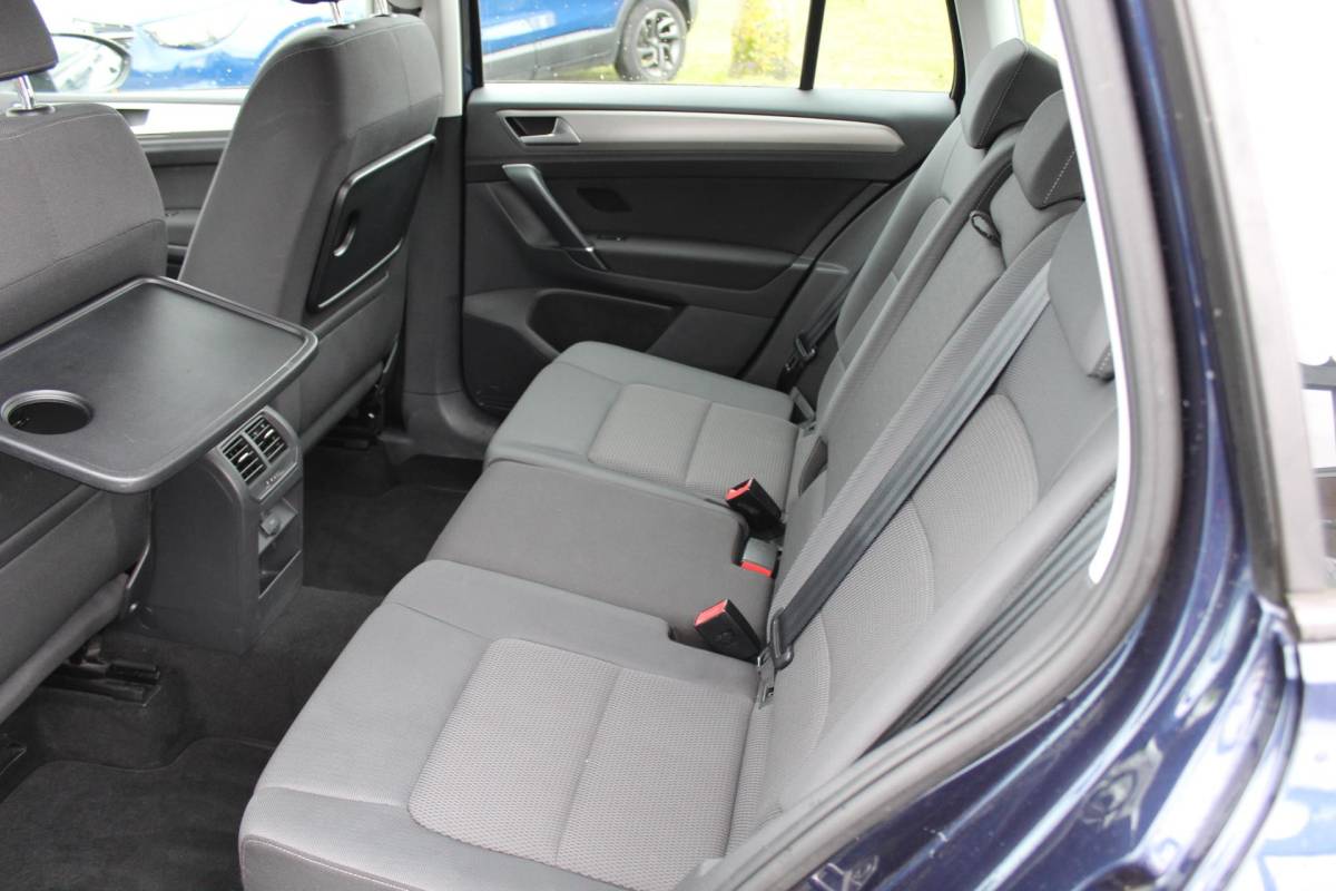 Volkswagen Golf Sportsvan Volkswagen Golf Sportsvan 1.2 TSI Highline multimedia navi clima trekhaak sensoren verwarmbare stoelen