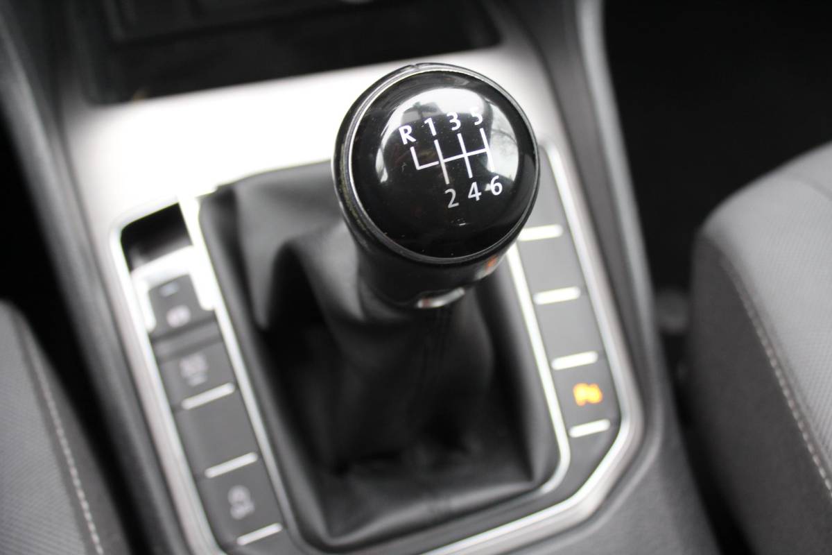 Volkswagen Golf Sportsvan Volkswagen Golf Sportsvan 1.2 TSI Highline multimedia navi clima trekhaak sensoren verwarmbare stoelen