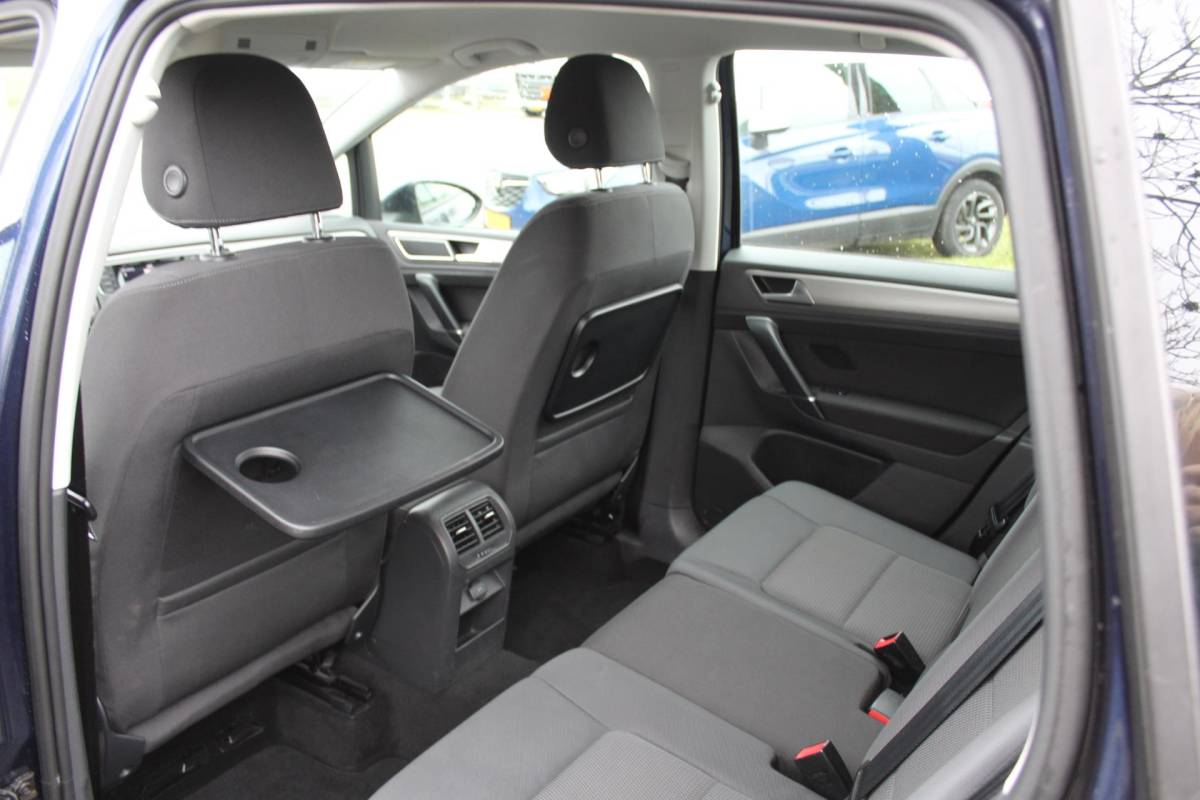 Volkswagen Golf Sportsvan Volkswagen Golf Sportsvan 1.2 TSI Highline multimedia navi clima trekhaak sensoren verwarmbare stoelen