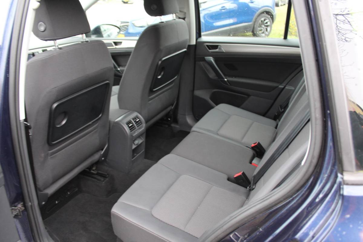Volkswagen Golf Sportsvan Volkswagen Golf Sportsvan 1.2 TSI Highline multimedia navi clima trekhaak sensoren verwarmbare stoelen