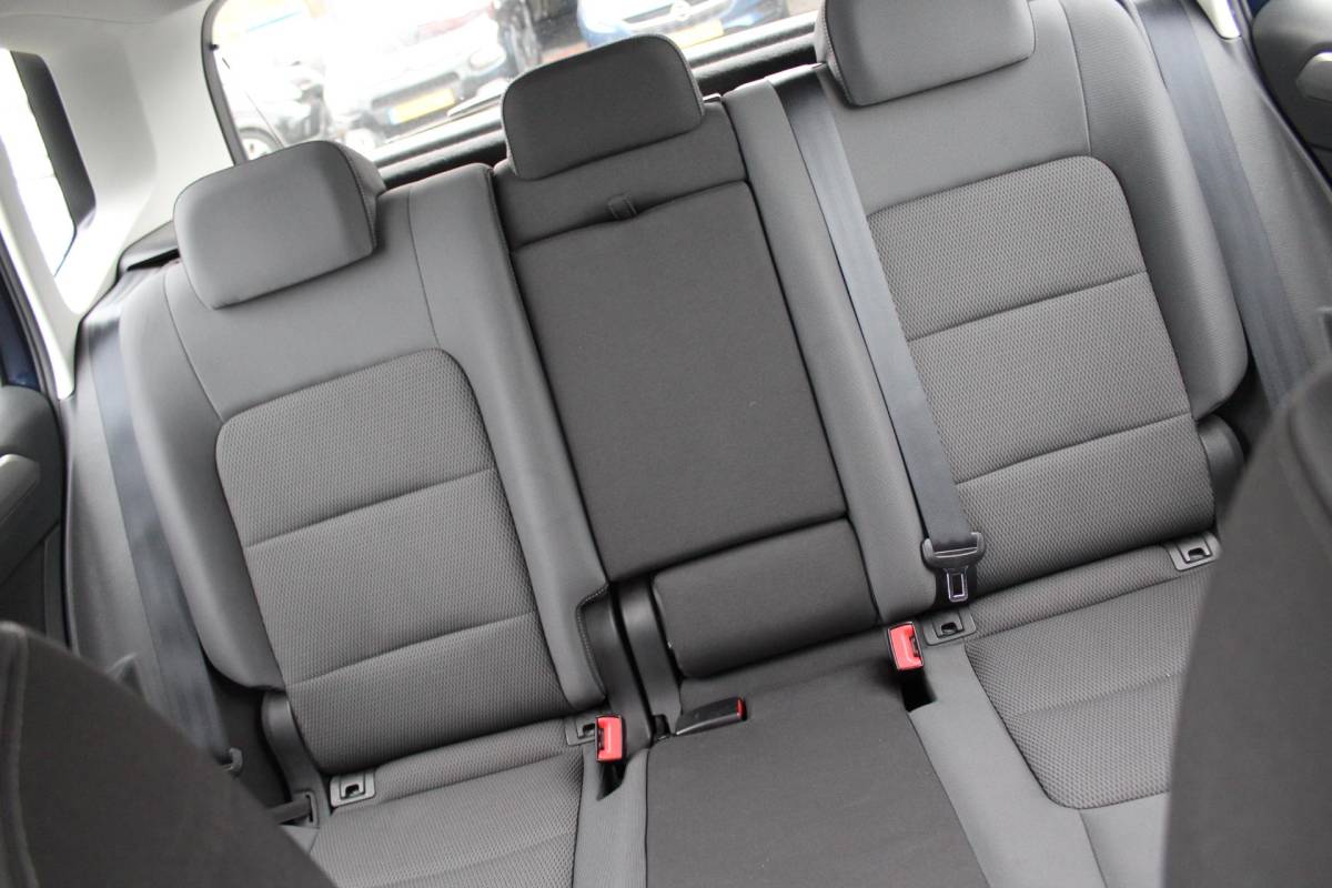 Volkswagen Golf Sportsvan Volkswagen Golf Sportsvan 1.2 TSI Highline multimedia navi clima trekhaak sensoren verwarmbare stoelen