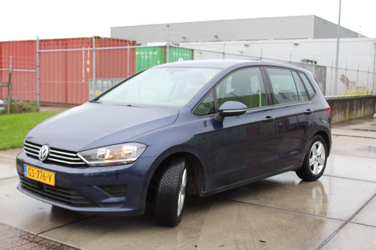 Volkswagen Golf Sportsvan Volkswagen Golf Sportsvan 1.2 TSI Highline multimedia navi clima trekhaak sensoren verwarmbare stoelen
