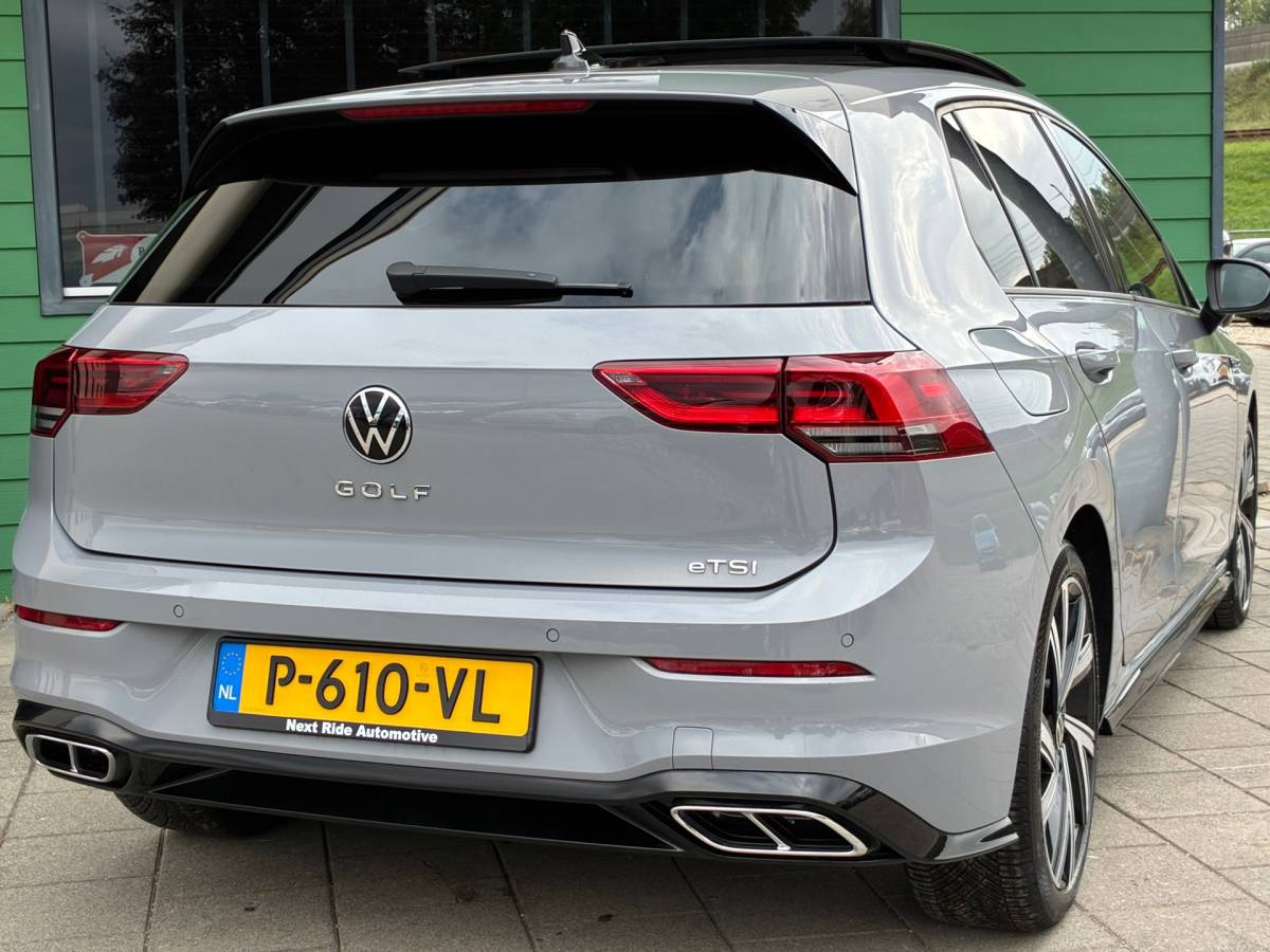Volkswagen Golf Volkswagen Golf 1.5 eTSI R-Line Business+|Automaat|Panoramadak|Camera|Navigatie|CarPlay|CruiseControl|Climatronic|Goed Onderhouden