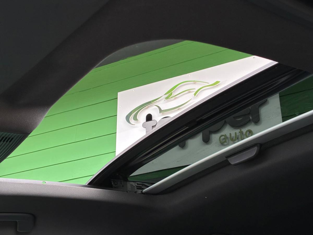 Volkswagen Golf Volkswagen Golf 1.5 eTSI R-Line Business+|Automaat|Panoramadak|Camera|Navigatie|CarPlay|CruiseControl|Climatronic|Goed Onderhouden