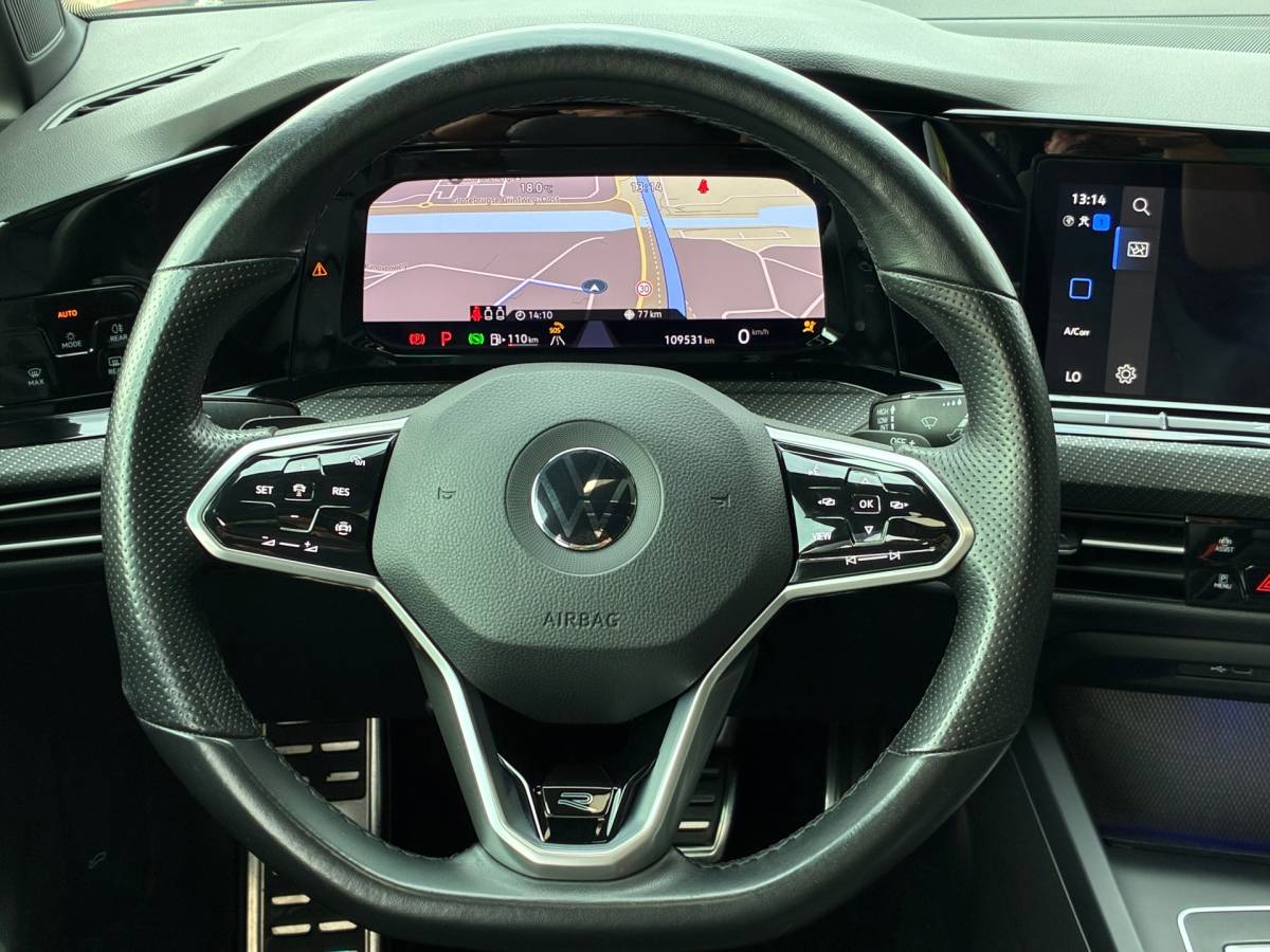 Volkswagen Golf Volkswagen Golf 1.5 eTSI R-Line Business+|Automaat|Panoramadak|Camera|Navigatie|CarPlay|CruiseControl|Climatronic|Goed Onderhouden