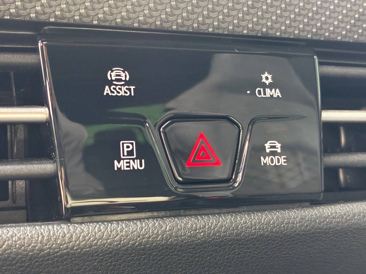 Volkswagen Golf Volkswagen Golf 1.5 eTSI R-Line Business+|Automaat|Panoramadak|Camera|Navigatie|CarPlay|CruiseControl|Climatronic|Goed Onderhouden