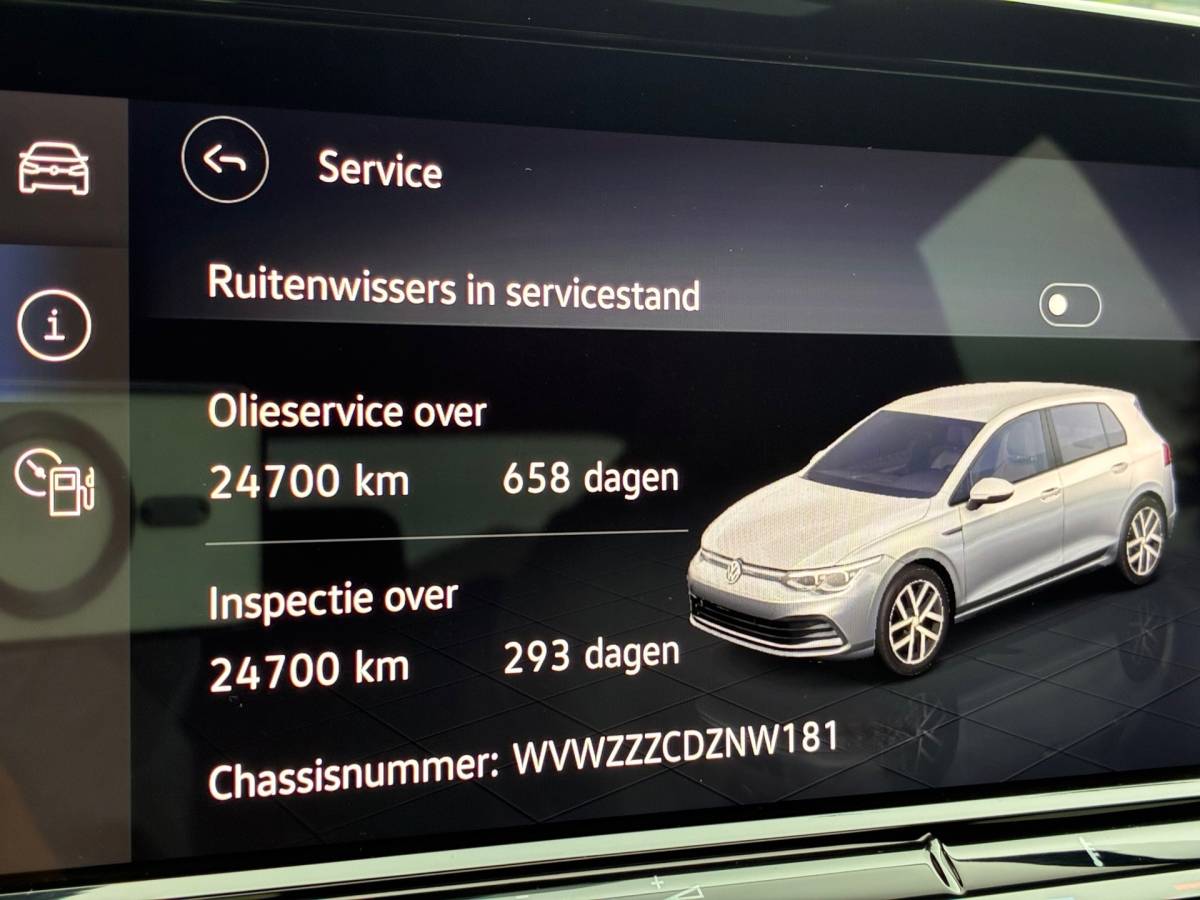 Volkswagen Golf Volkswagen Golf 1.5 eTSI R-Line Business+|Automaat|Panoramadak|Camera|Navigatie|CarPlay|CruiseControl|Climatronic|Goed Onderhouden