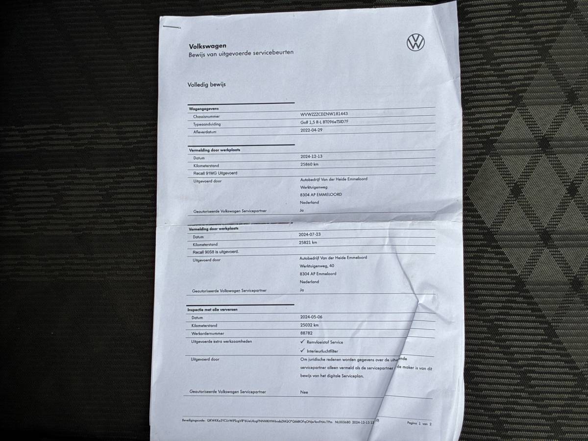 Volkswagen Golf Volkswagen Golf 1.5 eTSI R-Line Business+|Automaat|Panoramadak|Camera|Navigatie|CarPlay|CruiseControl|Climatronic|Goed Onderhouden