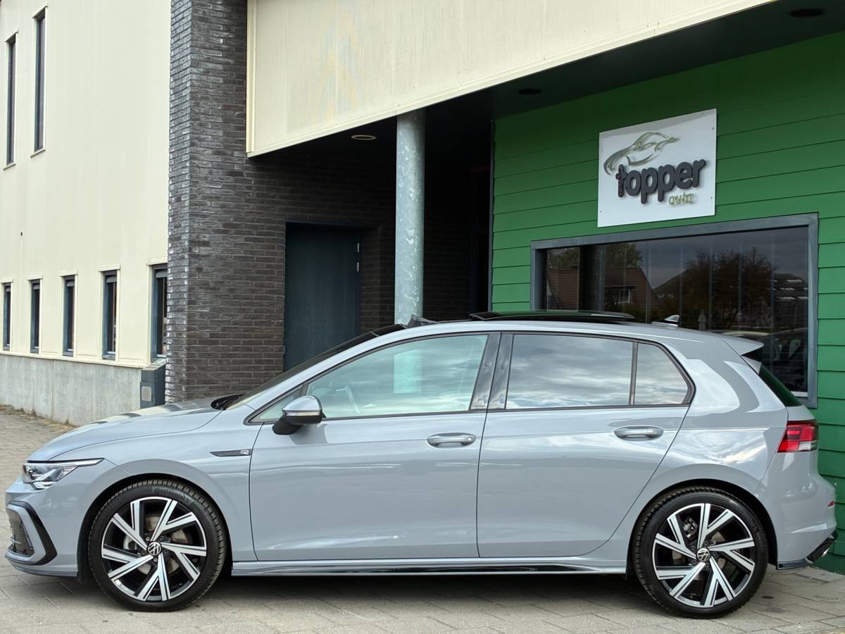 Volkswagen Golf Volkswagen Golf 1.5 eTSI R-Line Business+|Automaat|Panoramadak|Camera|Navigatie|CarPlay|CruiseControl|Climatronic|Goed Onderhouden