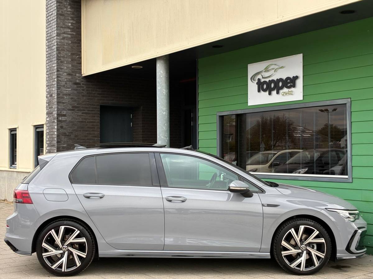 Volkswagen Golf Volkswagen Golf 1.5 eTSI R-Line Business+|Automaat|Panoramadak|Camera|Navigatie|CarPlay|CruiseControl|Climatronic|Goed Onderhouden