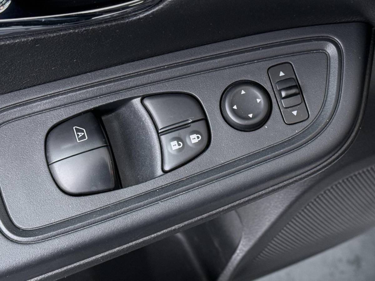 Nissan Micra Nissan Micra 0.9 IG-T N-Connecta – Navigatie – Trekhaak – Parkeersensoren
