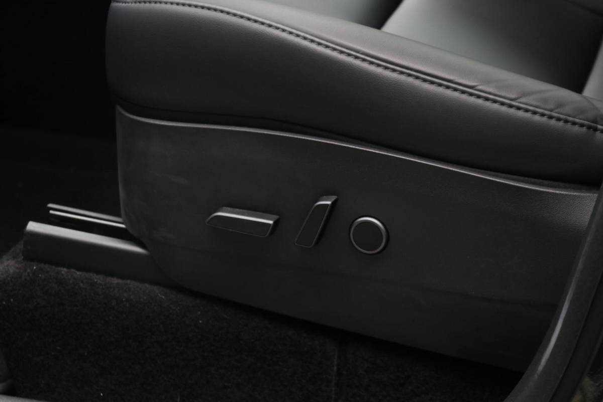 Tesla Model Y Tesla Model Y Long Range AWD 75 kWh 351PK Panodak 360View Premium 20’Inch DualMotor Stoelverwarming Voor/Achter 47000KM BJ2021