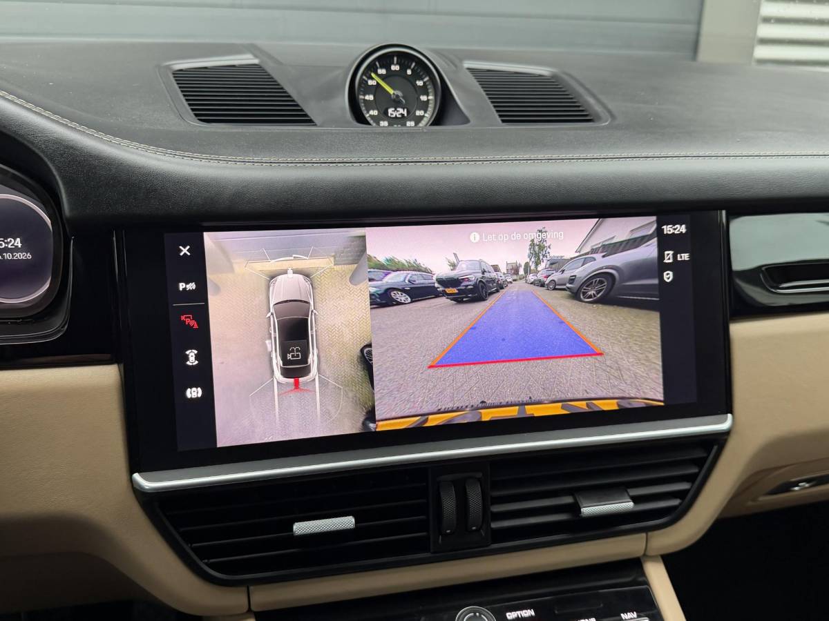 Porsche Cayenne Porsche Cayenne Coupé 3.0 E-Hybrid Sport Chrono | Panoramadak | 360* Camera | Luchtvering | Bose |