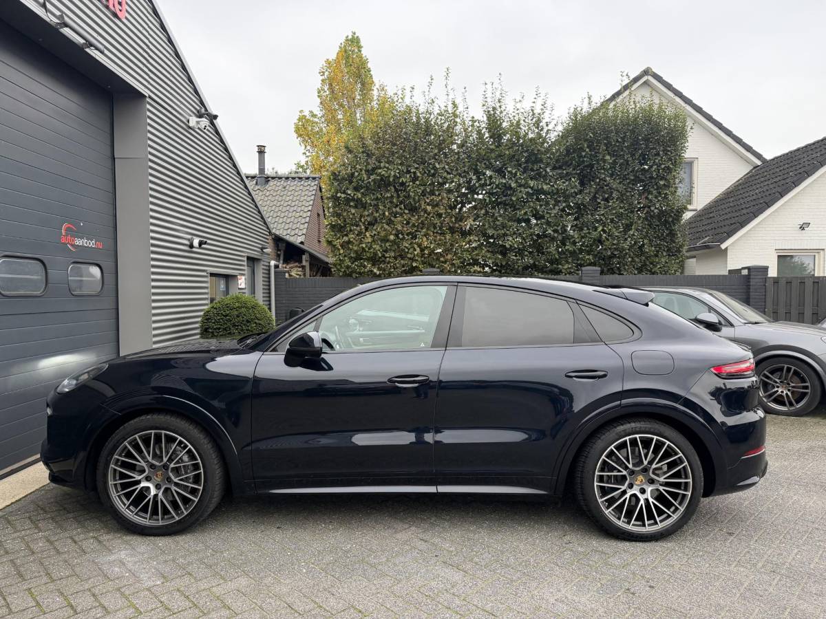 Porsche Cayenne Porsche Cayenne Coupé 3.0 E-Hybrid Sport Chrono | Panoramadak | 360* Camera | Luchtvering | Bose |