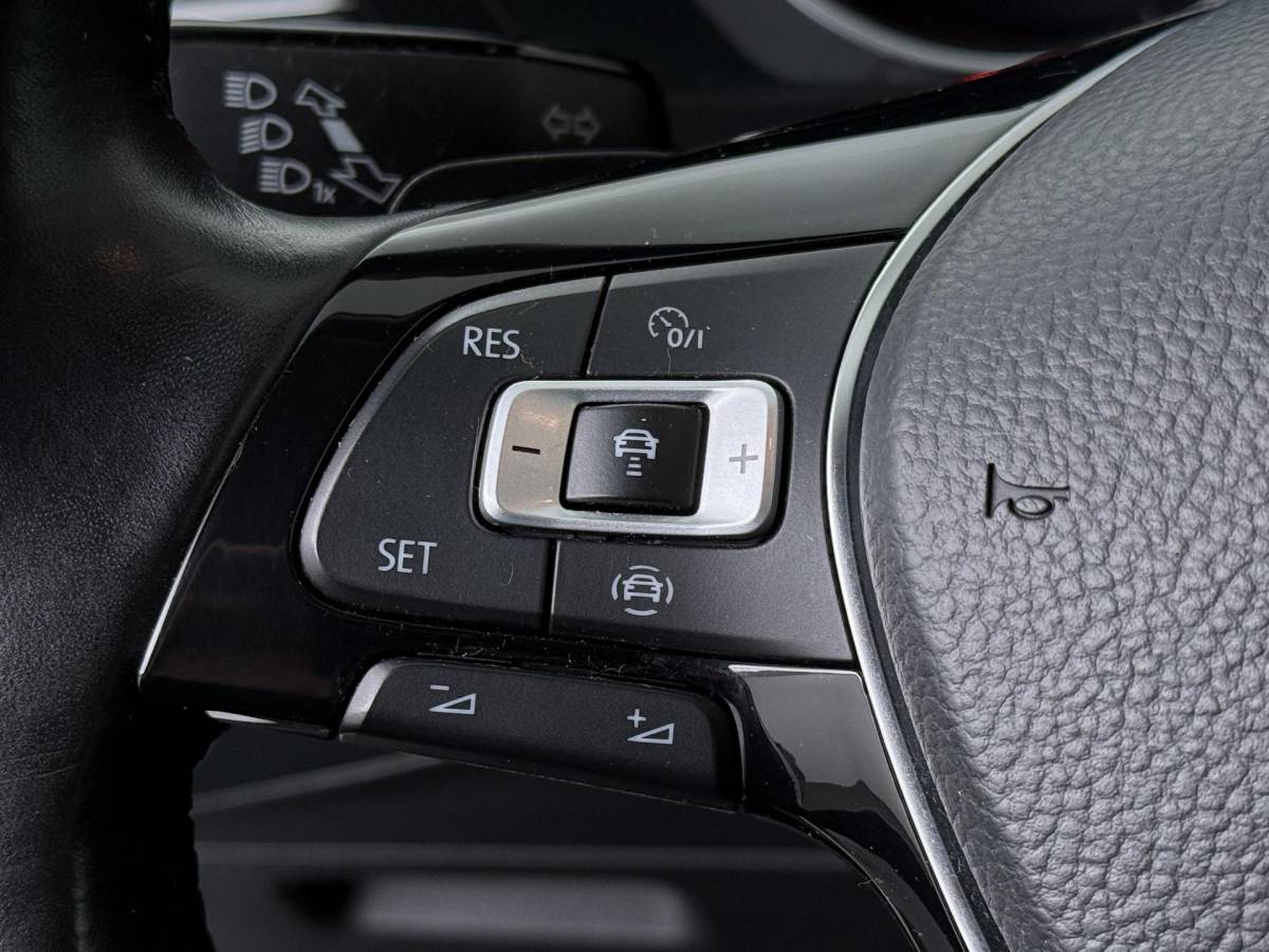 Volkswagen Tiguan Volkswagen Tiguan 1.5 TSI ACT Comfortline Business – Navigatie – Climate Control – Trekhaak