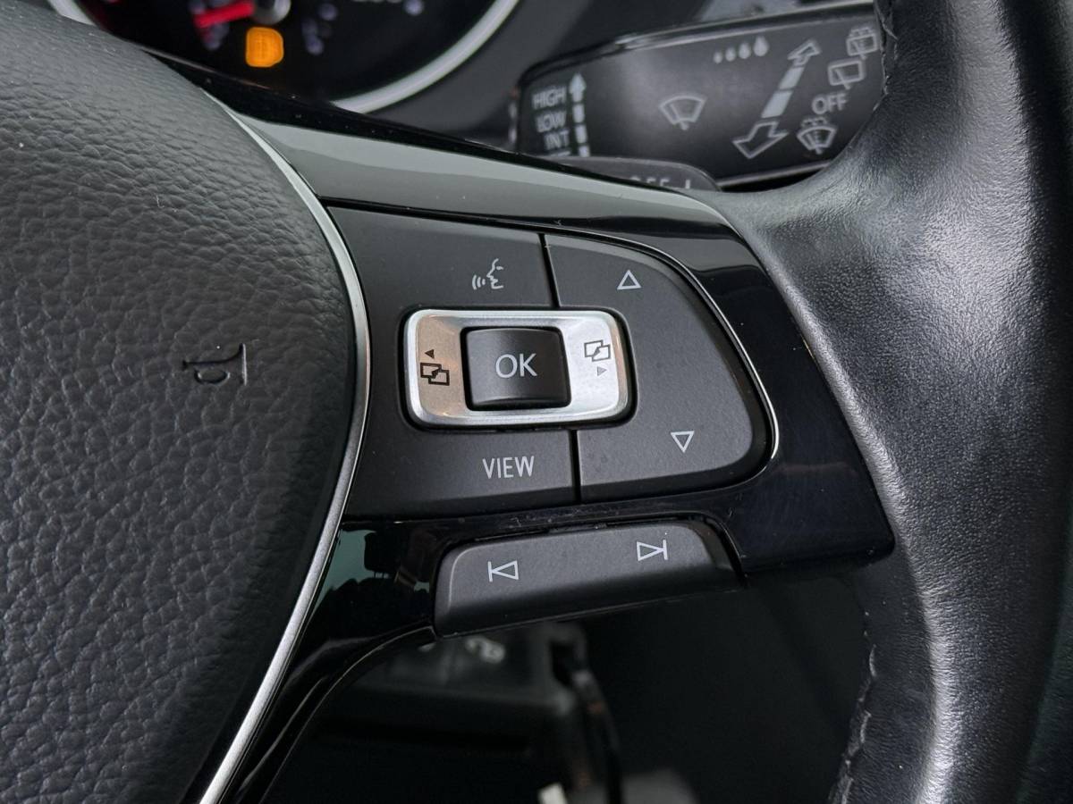 Volkswagen Tiguan Volkswagen Tiguan 1.5 TSI ACT Comfortline Business – Navigatie – Climate Control – Trekhaak