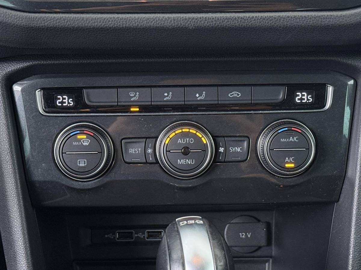 Volkswagen Tiguan Volkswagen Tiguan 1.5 TSI ACT Comfortline Business – Navigatie – Climate Control – Trekhaak