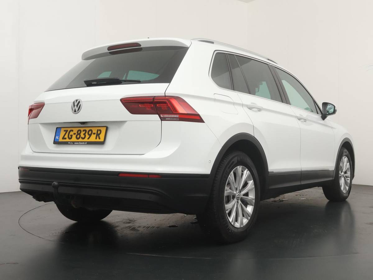 Volkswagen Tiguan Volkswagen Tiguan 1.5 TSI ACT Comfortline Business – Navigatie – Climate Control – Trekhaak