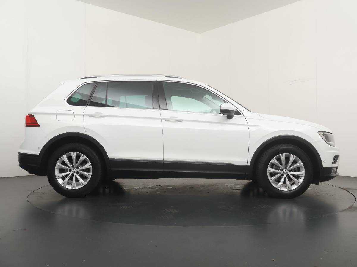 Volkswagen Tiguan Volkswagen Tiguan 1.5 TSI ACT Comfortline Business – Navigatie – Climate Control – Trekhaak