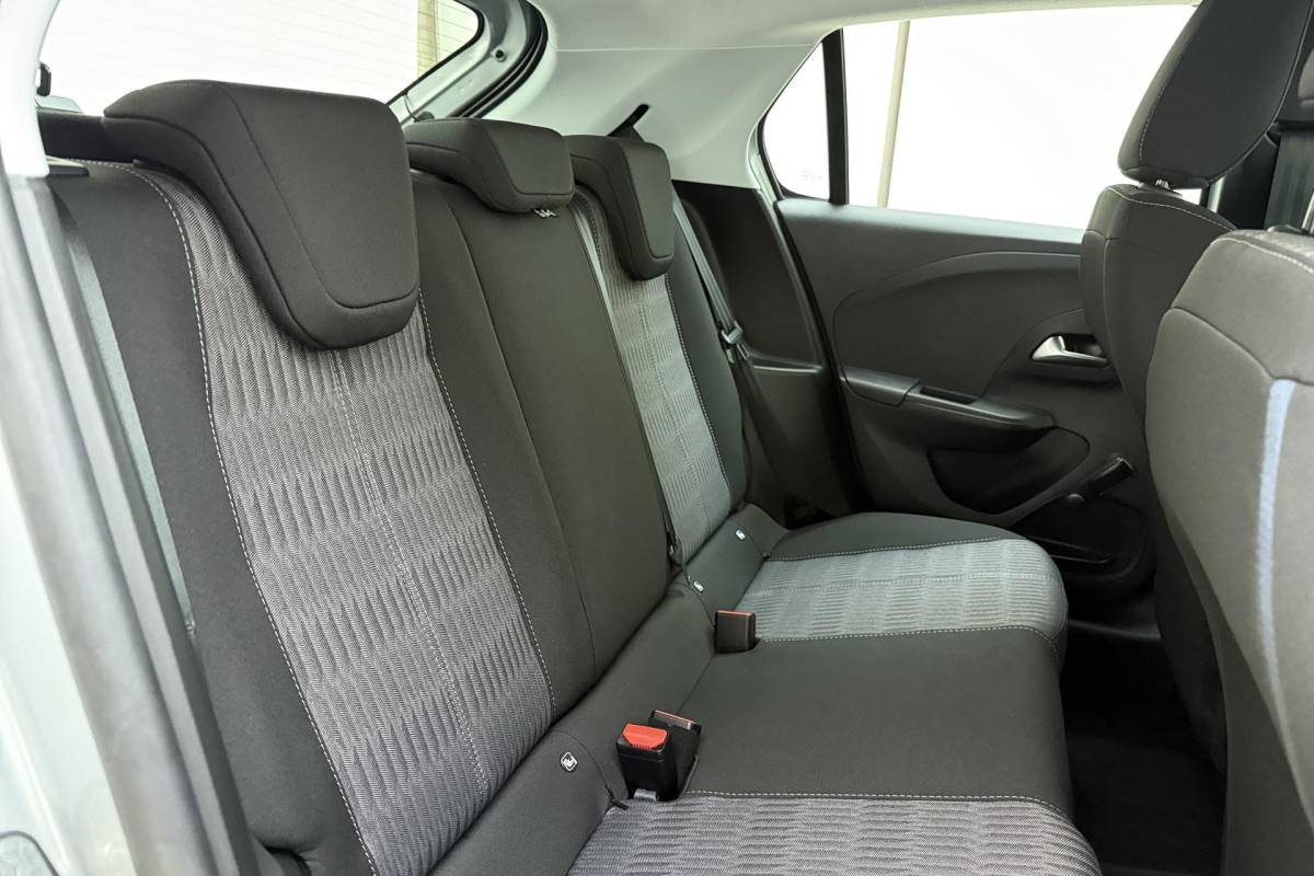 Opel Corsa Opel Corsa 1.2 Level 2 | Airco | Cruise control | WEINIG KILOMETERS | Lichtmetalen velgen | Bluetooth | Carplay