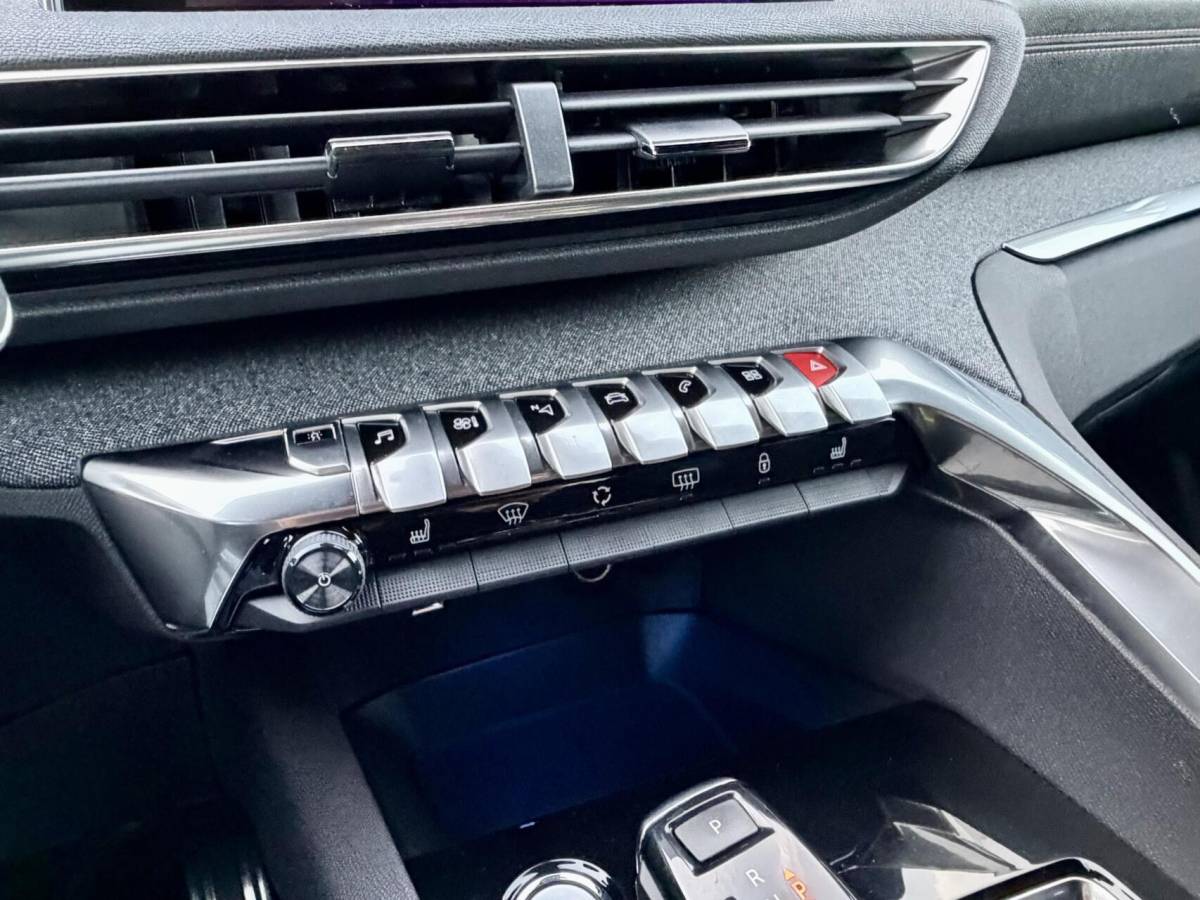Peugeot 3008 Peugeot 3008 1.6 – 165pk | GT Line! | Nieuwe Model | Automaat | Trekhaak | Camera | Rijklaar | Nette Auto  |