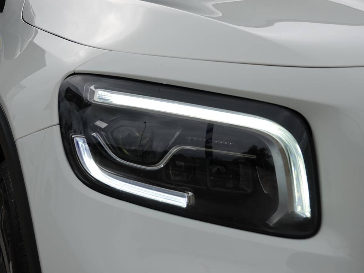 Mercedes-Benz GLB Mercedes-Benz GLB 250 4MATIC 225PK Premium Plus TREKH. | MATRIX | H-LEER | WIDE SCREEN