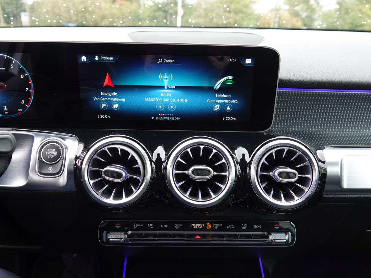 Mercedes-Benz GLB Mercedes-Benz GLB 250 4MATIC 225PK Premium Plus TREKH. | MATRIX | H-LEER | WIDE SCREEN