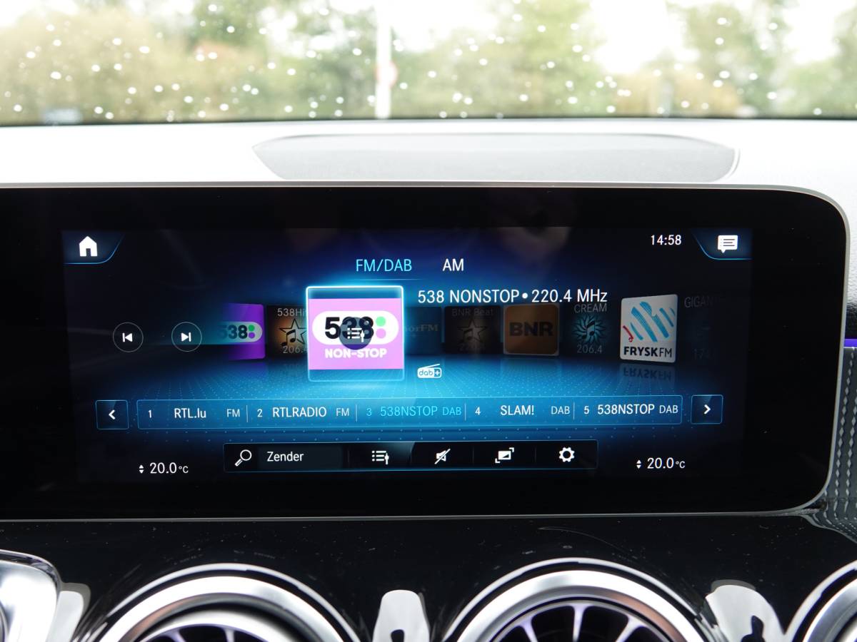 Mercedes-Benz GLB Mercedes-Benz GLB 250 4MATIC 225PK Premium Plus TREKH. | MATRIX | H-LEER | WIDE SCREEN
