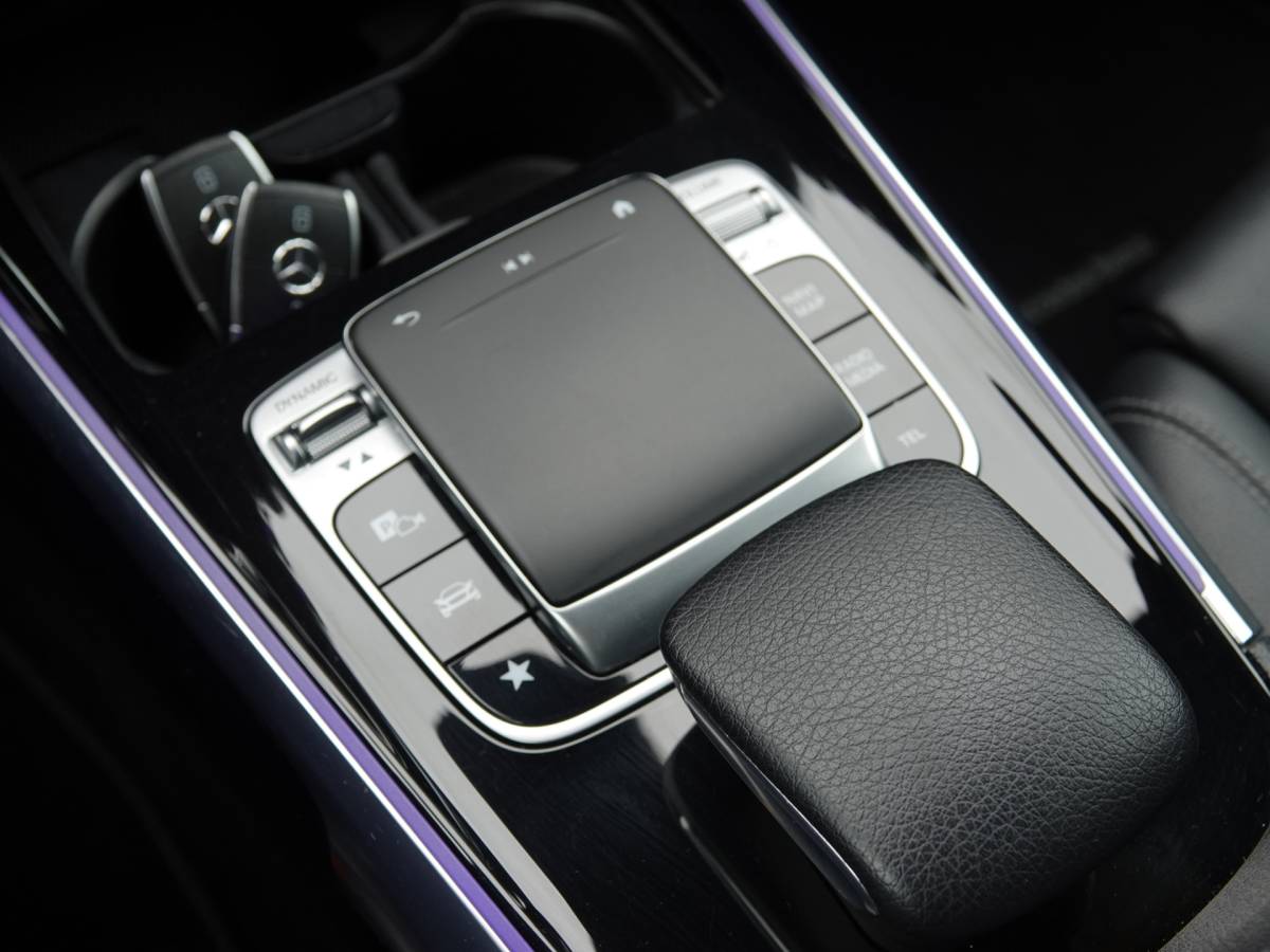 Mercedes-Benz GLB Mercedes-Benz GLB 250 4MATIC 225PK Premium Plus TREKH. | MATRIX | H-LEER | WIDE SCREEN