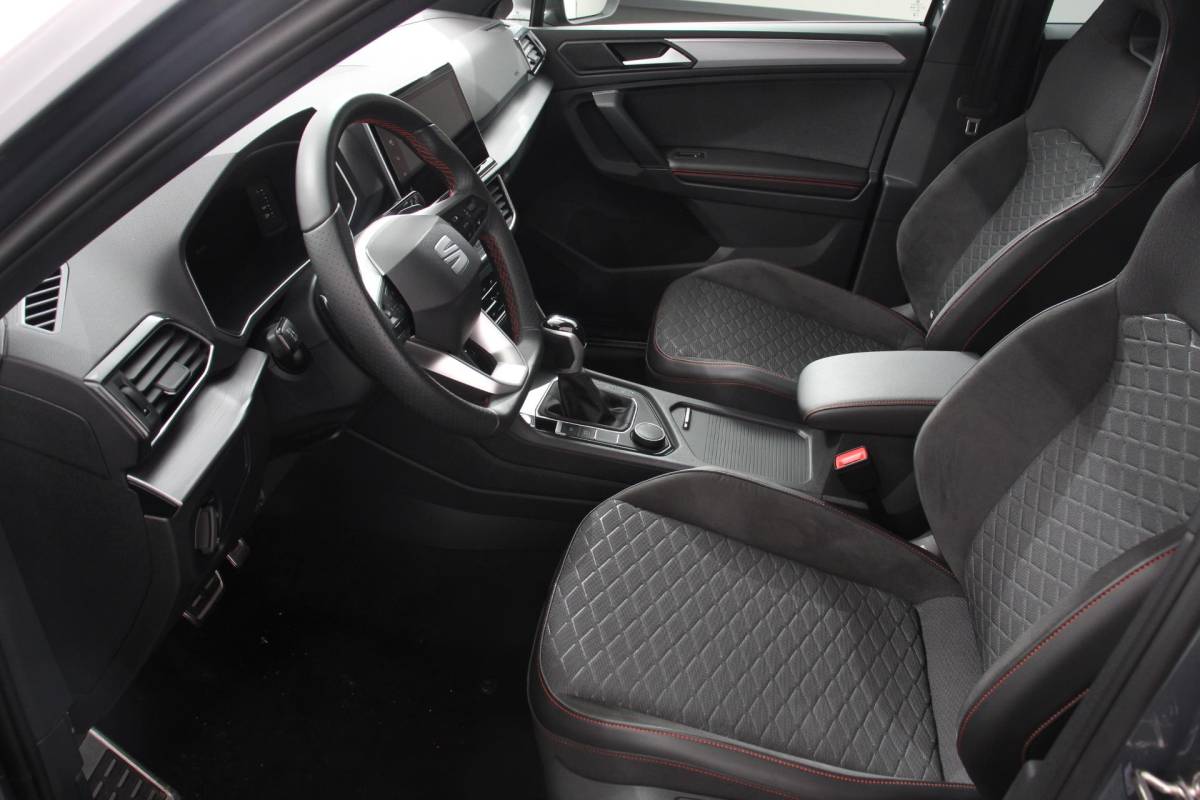 SEAT Tarraco SEAT Tarraco 1.5 TSI 150pk FR DSG 7p. Navigatie Apple Carplay/Android Auto Camera Parkeer sensoren Digitale Cockpit  Stoelverwarming Stoel bestuurder electrisch verstelbaar