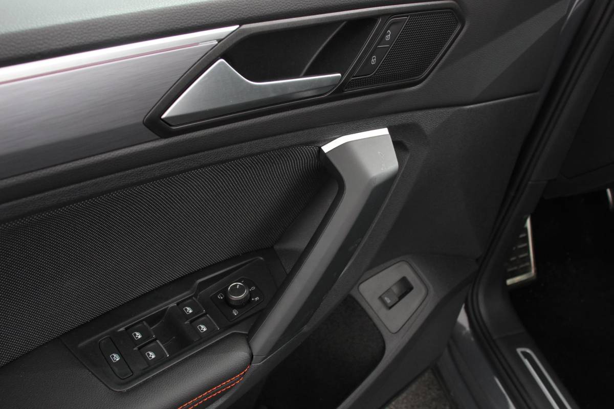 SEAT Tarraco SEAT Tarraco 1.5 TSI 150pk FR DSG 7p. Navigatie Apple Carplay/Android Auto Camera Parkeer sensoren Digitale Cockpit  Stoelverwarming Stoel bestuurder electrisch verstelbaar