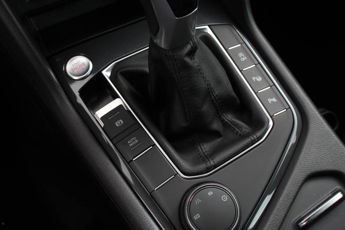 SEAT Tarraco SEAT Tarraco 1.5 TSI 150pk FR DSG 7p. Navigatie Apple Carplay/Android Auto Camera Parkeer sensoren Digitale Cockpit  Stoelverwarming Stoel bestuurder electrisch verstelbaar