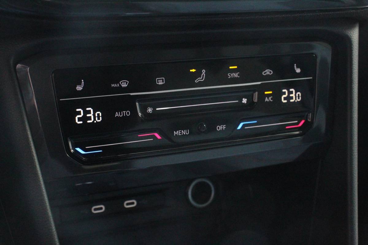 SEAT Tarraco SEAT Tarraco 1.5 TSI 150pk FR DSG 7p. Navigatie Apple Carplay/Android Auto Camera Parkeer sensoren Digitale Cockpit  Stoelverwarming Stoel bestuurder electrisch verstelbaar
