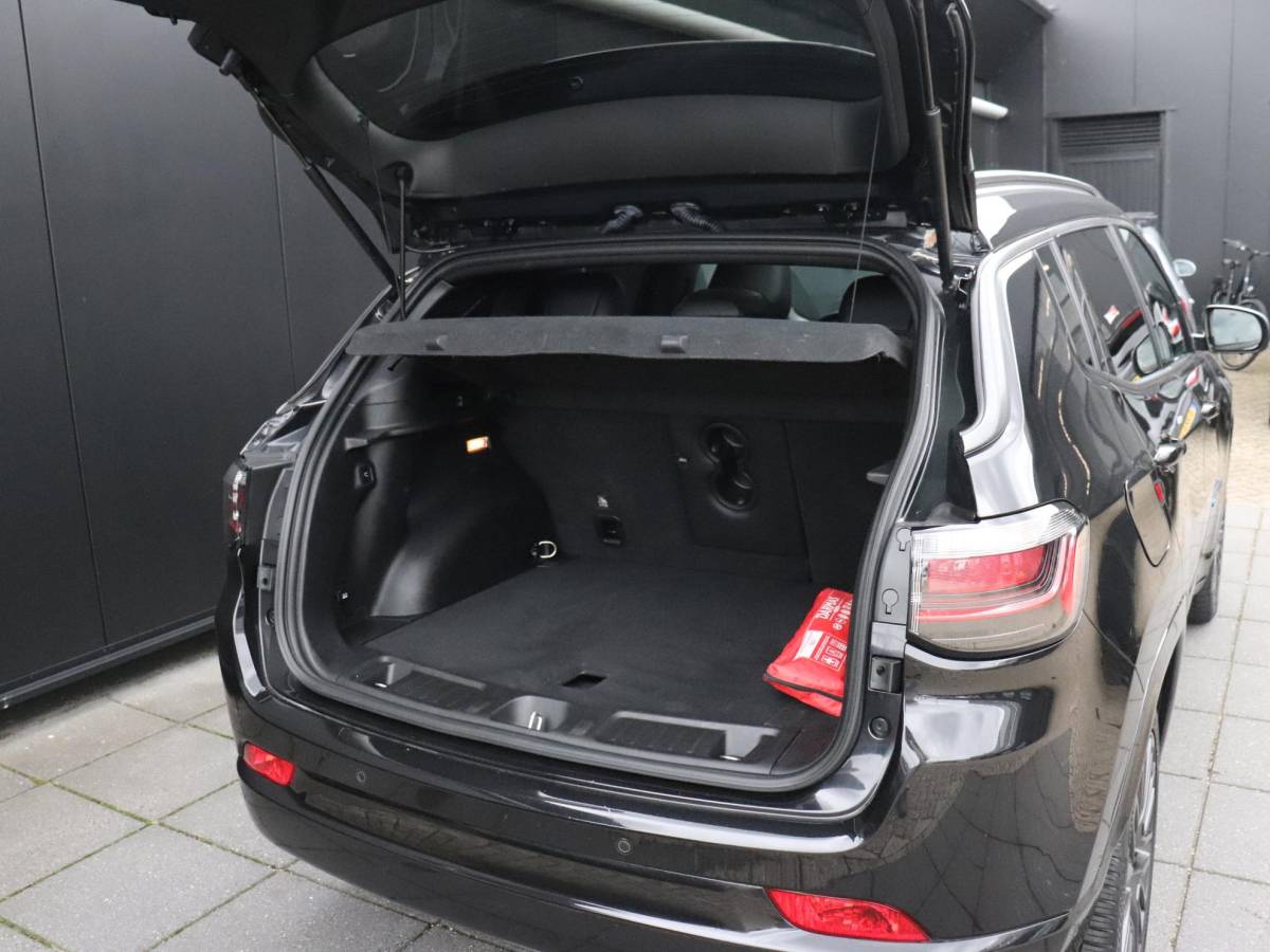 Jeep Compass Jeep Compass 4xe 240 Plug-in Hybrid Electric S | SOH 82,4% | LEDER | MEMORY | PANO-DAK | ALPINE SOUND | 360° CAMERA | STOELVERK. | CRUISE | NAVI | STOEL/STUURVERW. |SOH 82,4%|