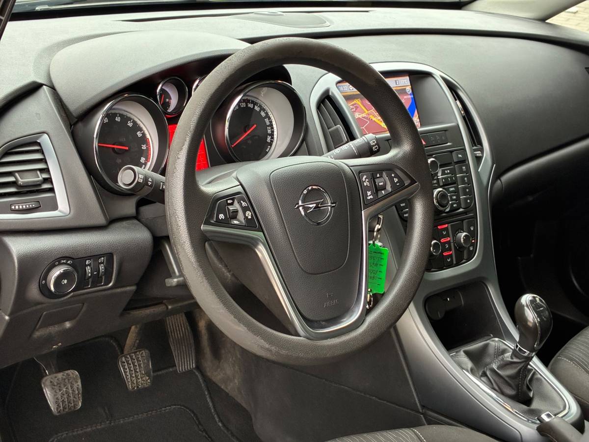 Opel Astra Opel Astra 1.4 Turbo Business +|2e Eigenaar|Navigatie|CruiseControl|Trekhaak|Airco|PDC|Elektr.ramen|Nieuwe APK|NAP|