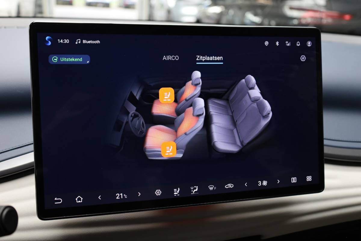 BYD ATTO 3 BYD ATTO 3 Design 60 kWh PANO 360-CAMERA ADAPTIVE-CRUISE LEER STOELVERW. CARPLAY SFEERVERL. ELEC.STOELEN/KLEP 2XPDC 18”LMV ENZ.