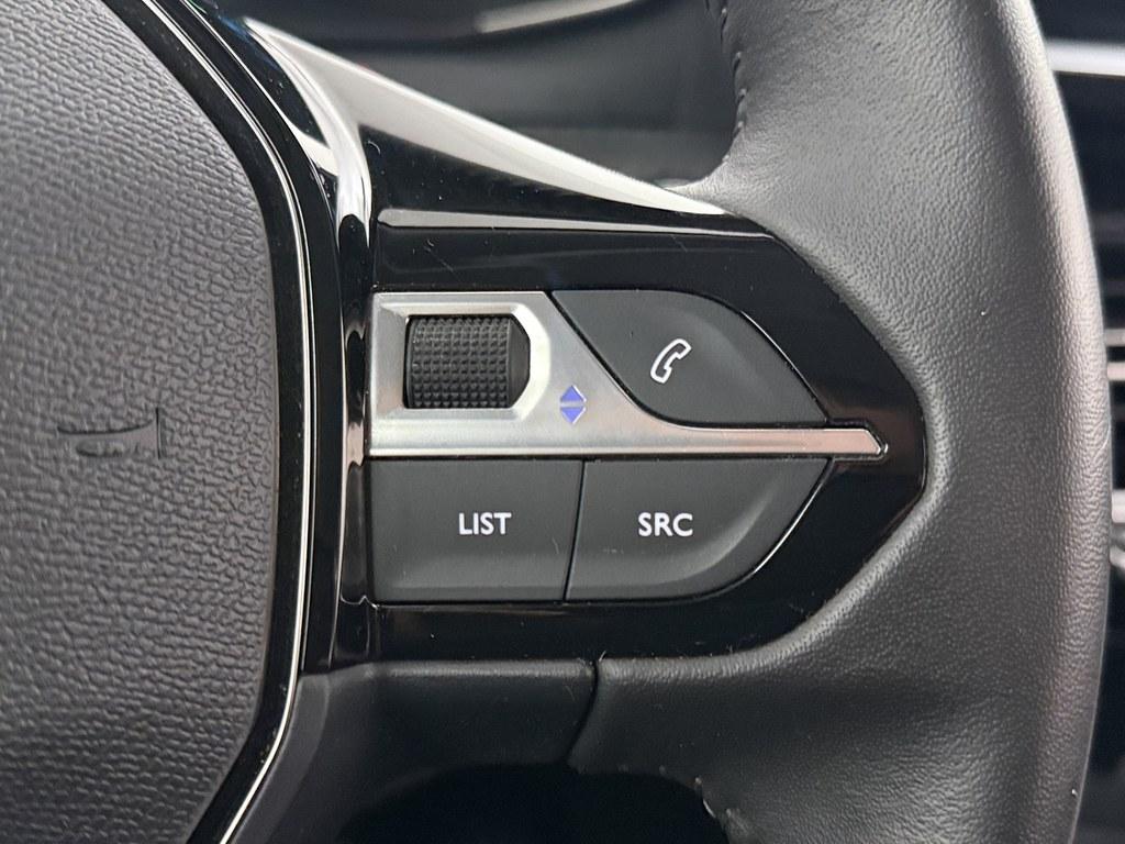 Peugeot e-2008 Peugeot e-2008 EV Allure 50 kWh 92% Winterpakket/Nav/Camera H.Leder/VC/Led