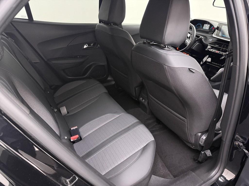 Peugeot e-2008 Peugeot e-2008 EV Allure 50 kWh 92% Winterpakket/Nav/Camera H.Leder/VC/Led