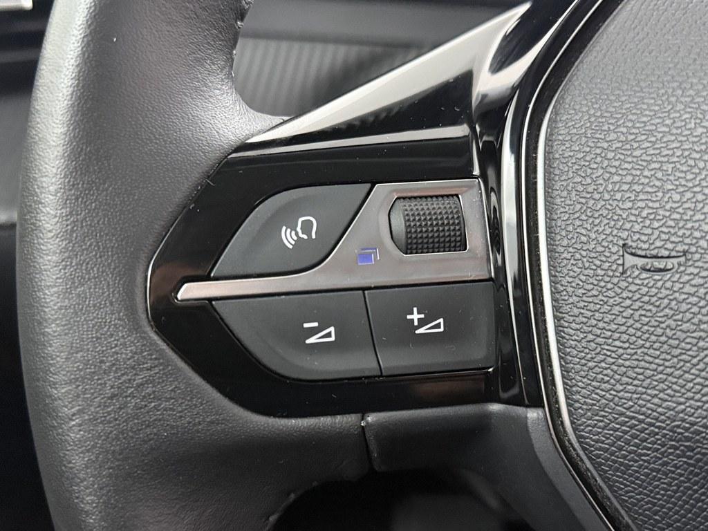 Peugeot e-2008 Peugeot e-2008 EV Allure 50 kWh 92% Winterpakket/Nav/Camera H.Leder/VC/Led