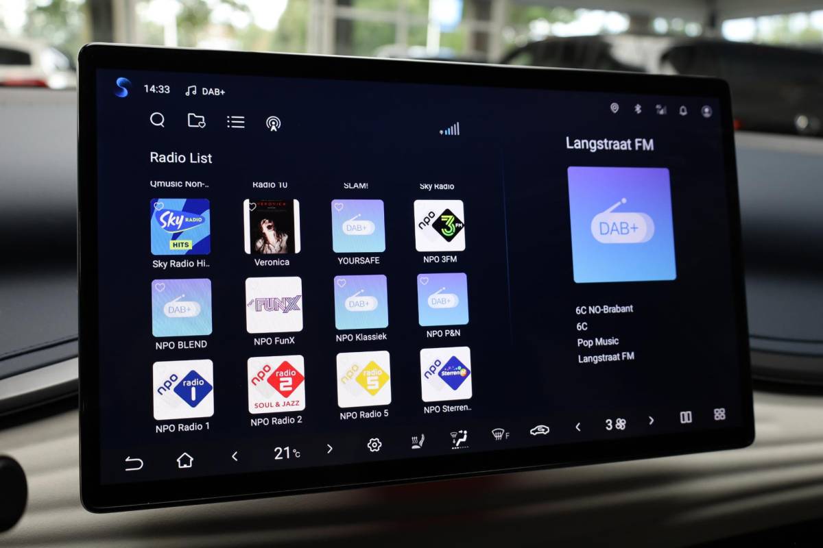 BYD ATTO 3 BYD ATTO 3 Design 60 kWh PANO 360-CAMERA ADAPTIVE-CRUISE LEER STOELVERW. CARPLAY SFEERVERL. ELEC.STOELEN/KLEP 2XPDC 18”LMV ENZ.