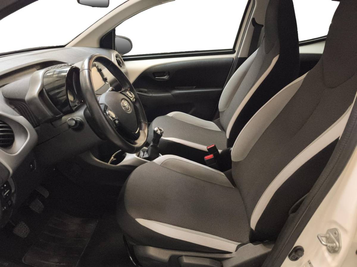 Toyota Aygo Toyota Aygo 1.0 VVT-i x-play Navi| Airco| Camera