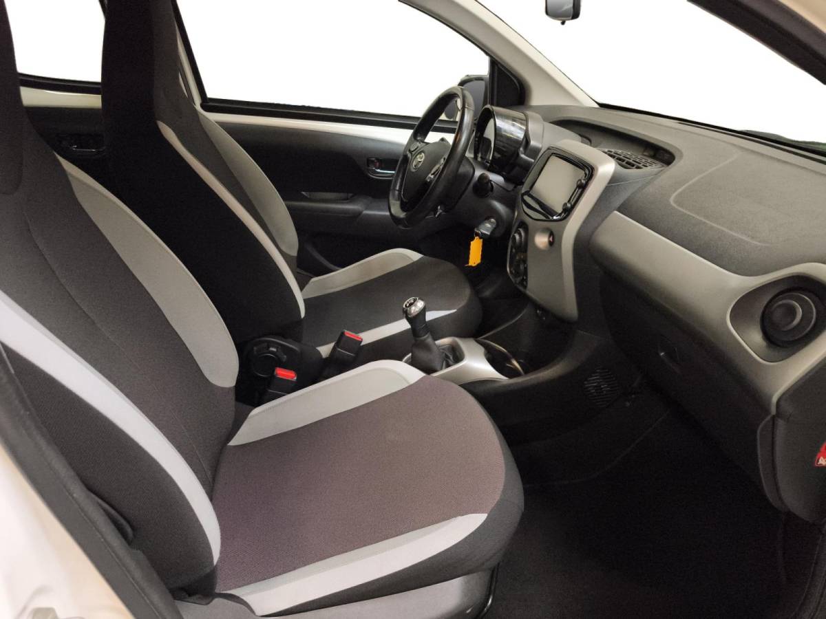 Toyota Aygo Toyota Aygo 1.0 VVT-i x-play Navi| Airco| Camera