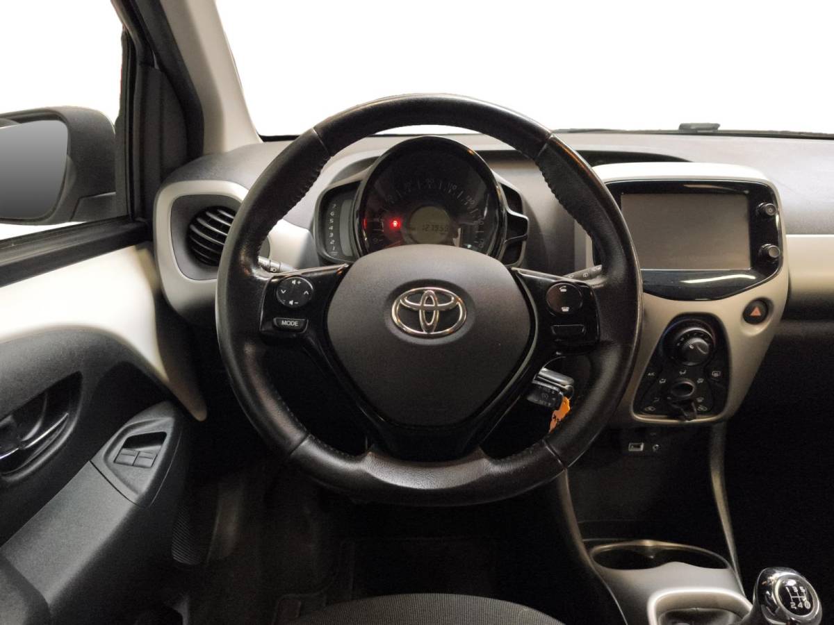 Toyota Aygo Toyota Aygo 1.0 VVT-i x-play Navi| Airco| Camera
