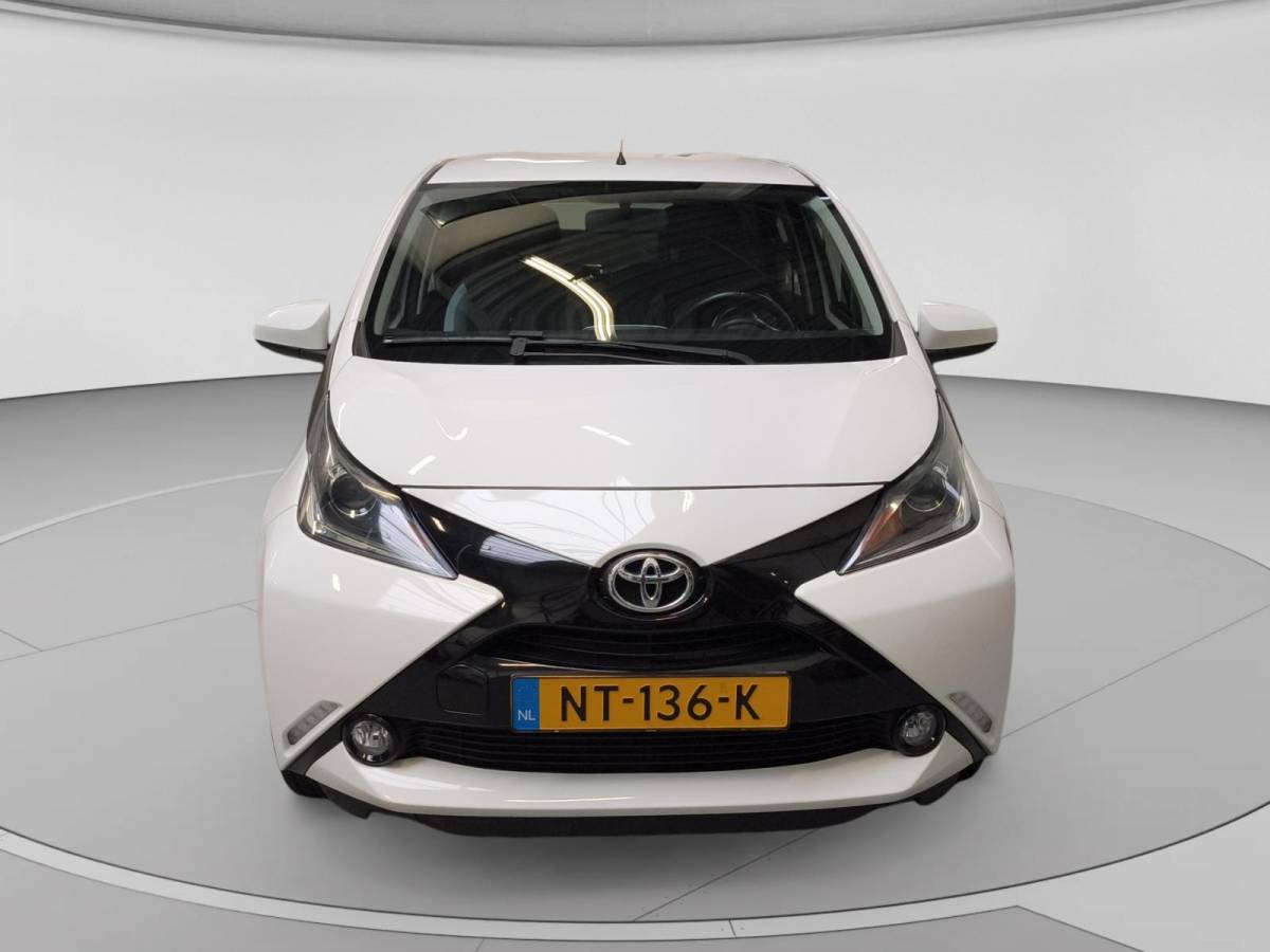Toyota Aygo Toyota Aygo 1.0 VVT-i x-play Navi| Airco| Camera