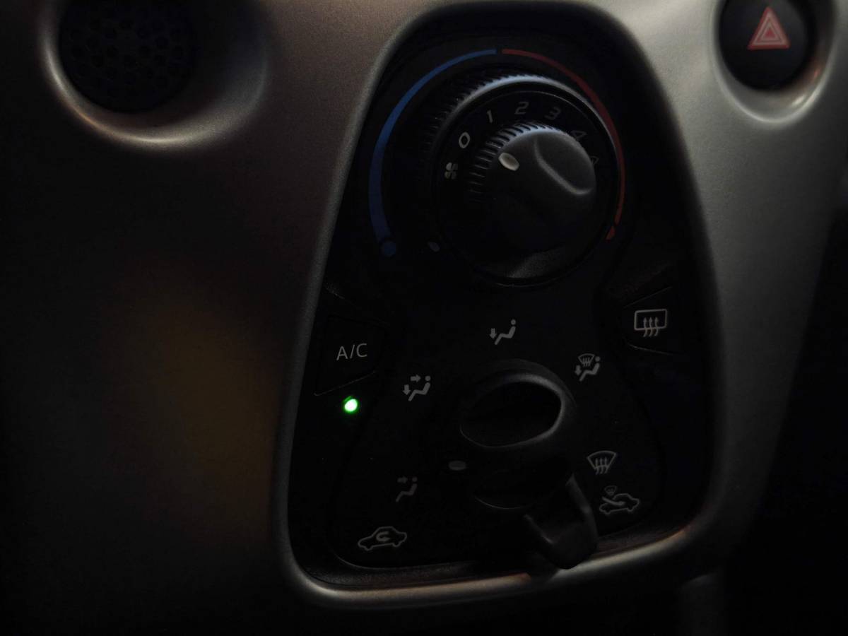 Toyota Aygo Toyota Aygo 1.0 VVT-i x-play Navi| Airco| Camera